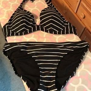 Old Navy black and white bikini bathing suit